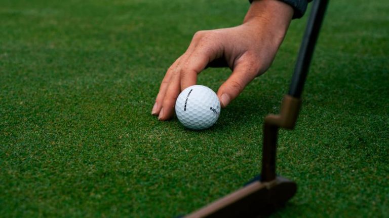 Seven Golfing Necessities You Can’t Live Without